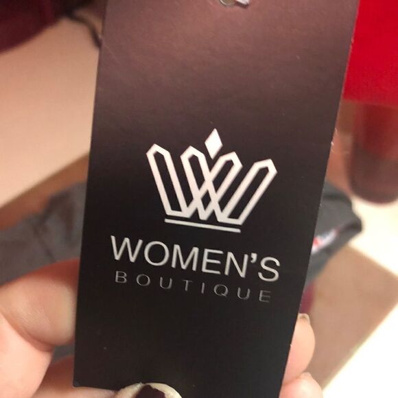 Christmas Top with cute saying . - Picture 4 of 4